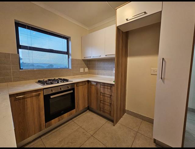 2 BEDROOM APARTMENT FOR SALE IN MODDERFONTEIN